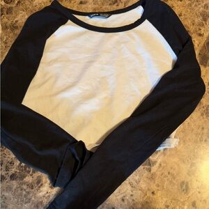 Long sleeve crop